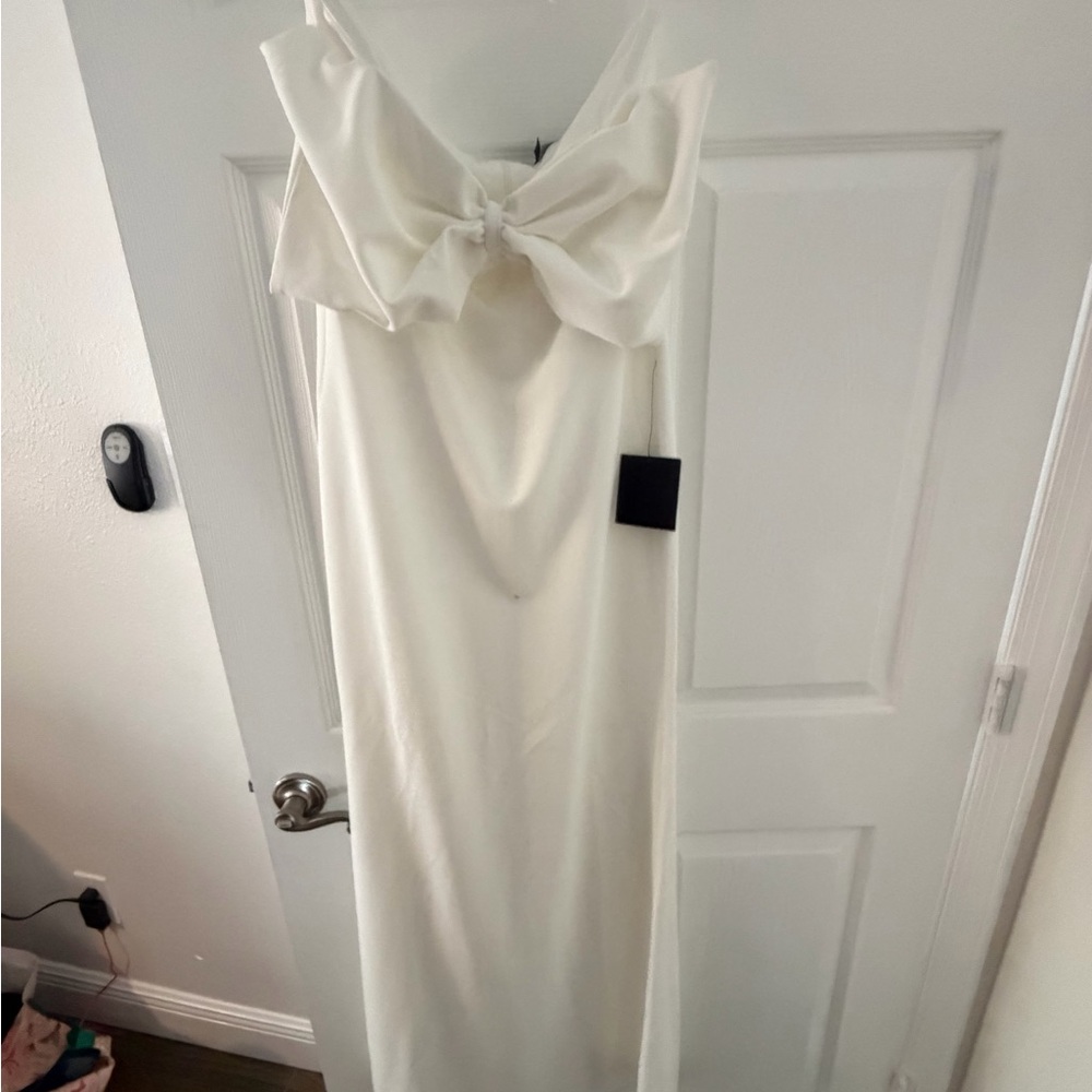 Lulu's Strapless white Bow Dress